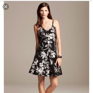 Women's Black Banana Republic Dress (size 4)